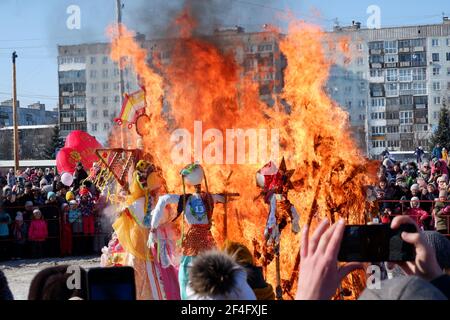 Novokuznetsk, Russia, 03.11.2020.on the occasion of the celebration of Maslenitsa, effigies are burned, Stock Photo