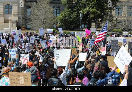 Atlanta, USA. 20th Mar, 2021. Protesters gather to protest hate crimes against Asian Americans in Atlanta, Georgia, the United States, March 20, 2021. Hundreds of protesters of all ages and ethnicities gathered Saturday in Atlanta, Georgia, to protest hate crimes against Asian Americans, days after multiple shootings in and around the city killed eight people, among whom six were Asian women. Credit: XiaoHeng Wang/Xinhua/Alamy Live News Stock Photo