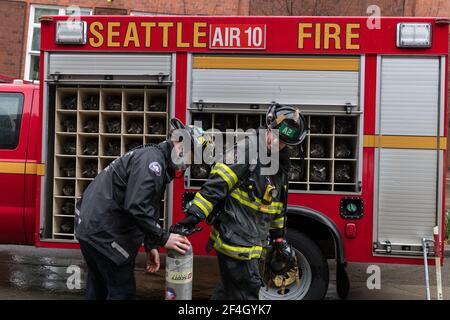 Seattle, USA. 21st Mar, 2021. Mid-day Seattle Fire Department responds ...
