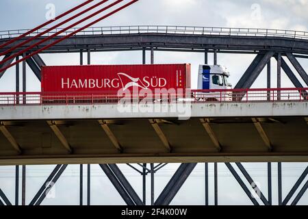 Beeckerwerther Bridge, motorway bridge, A42, truck, Haus-Knipp railway bridge, in Duisburg, NRW, Germany,