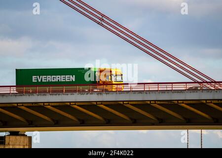 Beeckerwerther Bridge, motorway bridge, A42, truck, Haus-Knipp railway bridge, in Duisburg, NRW, Germany, Stock Photo