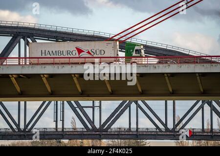 Beeckerwerther Bridge, motorway bridge, A42, truck, Haus-Knipp railway bridge, in Duisburg, NRW, Germany, Stock Photo