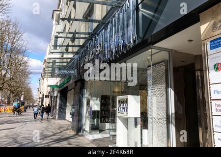 Shopping Königsallee - luxury street in Düsseldorf