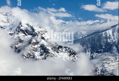 Winter view of Indian Himalaya near Joshimat town, Uttarakhand, India Himalayas mountains Stock Photo