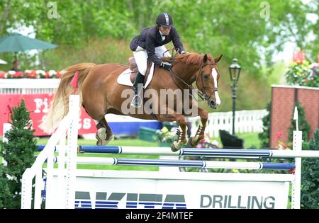 The National, Spruce Meadows, June 2001, Beezie Madden (USA) riding Desilvio, Akita Drilling Cup Stock Photo