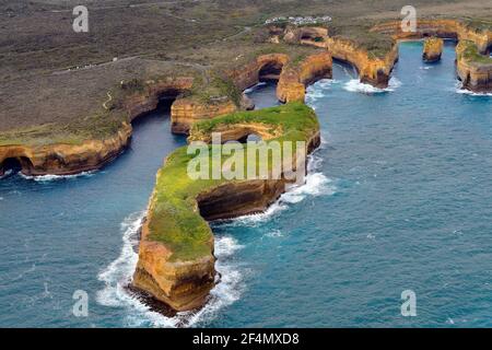 Australia, Victoria, Great Ocean Road, Mutton Bird Island and coast in Port Campbell National Park Stock Photo