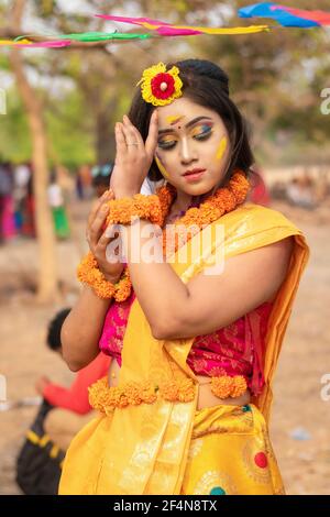 Children fancy dress bengali couple hi-res stock photography and images -  Alamy