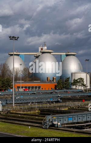Digesters and secondary clarifiers, Emschergenossenschaft wastewater treatment plant in Weilheimer Mark in Bottrop, NRW, Germany