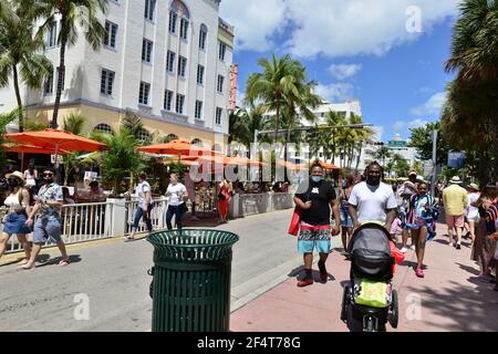Spring Break 2021 Miami Beach college crowds Spring Break 2021 Stock Photo - Alamy