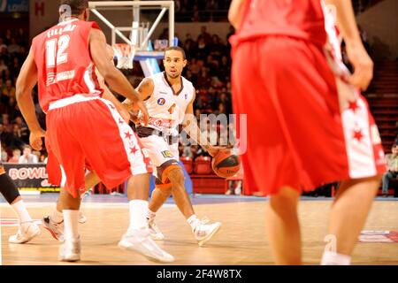 BASKETBALL - FRENCH CHAMPIONSHIP PRO A 2009/2010 - LE MANS (FRA) - 13/11/2009 - PHOTO : JEAN FRANCOIS MOLLIERE / DPPILE MANS v CHALON SUR SAONE - ZACK WRIGHT / LE MANS Stock Photo