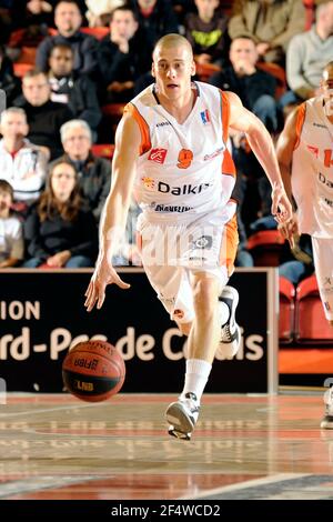 BASKETBALL - FRENCH CHAMPIONSHIP PRO A 2010-2011 - GRAVELINES (FRA) - 09/11/2010 - PHOTO : JEAN-FRANCOIS MOLLIERE / DPPI - GRAVELINES V POITIERS - Ben Woodside (GRA) Stock Photo