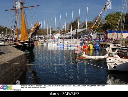 SAILING - TRANSAT BPE 2009 - BELLE-ILE-EN-MER > MARIE-GALANTE - BELLE ILE EN MER (FRA) START - 05/04/2009 PHOTO: JULIEN GIRARDOT / DPPI Stock Photo