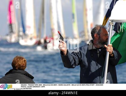 SAILING - TRANSAT BPE 2009 - BELLE-ILE-EN-MER > MARIE-GALANTE - BELLE ILE EN MER (FRA) START - 05/04/2009 PHOTO: JULIEN GIRARDOT / DPPI ILLUSTRATION Stock Photo