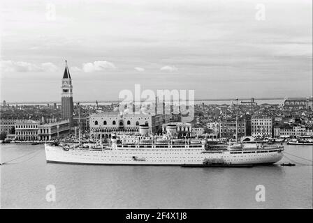 Travel Photos Italy. Venice. Passenger ship 'Milwaukee', lying in front of the Markusplatz in front of anchor. View of San Giorgio Maggiore Stock Photo