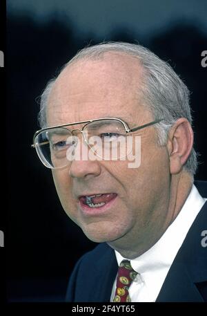 Washington, DC., USA, 1995 Senator Phil Gramm (Republican) from Texas talks with reporters outside the ABC studios after his appearance on the Sunday morning talk show 'This Week with David Brinkley'. Stock Photo