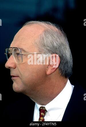 Washington, DC., USA, 1995 Senator Phil Gramm (Republican) from Texas talks with reporters outside the ABC studios after his appearance on the Sunday morning talk show 'This Week with David Brinkley'. Stock Photo