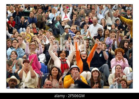 Support for Andrew Murray on Murray Mount (Henman Hill) Murray was playing against David Nalbandian.pic David Sandison 25/6/2005 Stock Photo