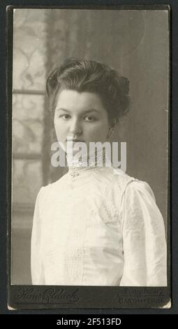 Portrait of a young woman, taken in photographic studio Hans Oldach in Barth on the Baltic Sea, Lange Street 50 Stock Photo