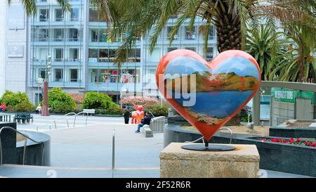 Art Hearts at Union Square San Francisco - Traveling with Sweeney