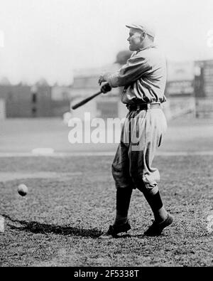 George Rube Foster, Carl Mays, Ernie Shore, George Herman Babe Ruth,  Hubert Benjamin Dutch Leonard, full-length Portrait in Boston Red Sox  Baseball Uniforms, Underwood & Underwood, 1915 Stock Photo - Alamy