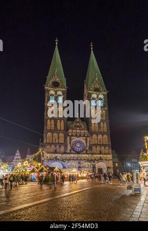 geography / travel, Germany, Bremen, Christmas market in the evening, Additional-Rights-Clearance-Info-Not-Available