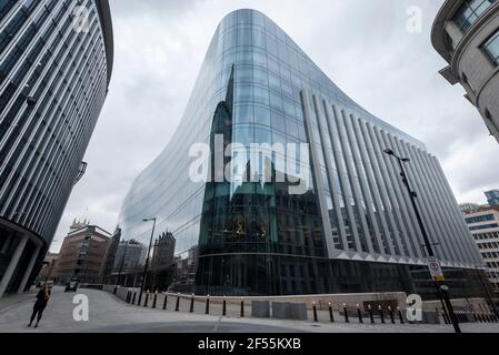 London, UK.  24 March 2021.  The exterior of the new international headquarters of Goldman Sachs, the investment bank, at Shoe Lane in the City of London.  It has been reported that first year employees are working 95-hour working weeks, including during the pandemic whilst working from home, with sickness and burnout becoming commonplace.  Credit: Stephen Chung / Alamy Live News Stock Photo