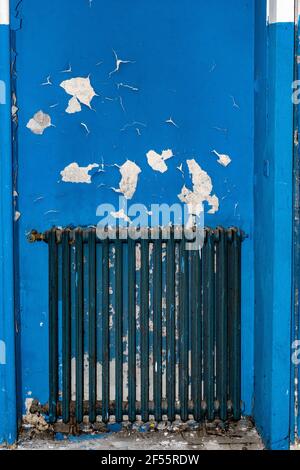 Old abandoned home radiator Stock Photo - Alamy