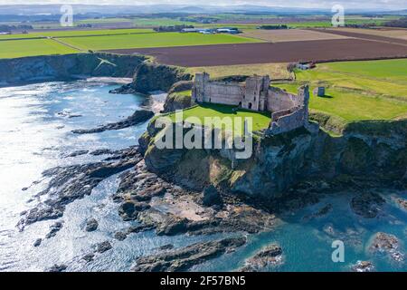 Aerial view of Tantallon Castle on cliffs above Firth of Forth in East Lothian, Scotland, UK Stock Photo