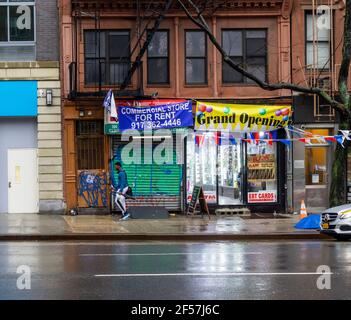 New York, USA. 18th Mar, 2021. Vacant storefronts and the grand opening of a convenience store in the Chelsea neighborhood in New York during the COVID-19 pandemic on Thursday, March 18, 2021. (Photo by Richard B. Levine) Credit: Sipa USA/Alamy Live News Stock Photo