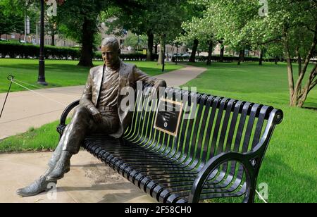 The memoria bench and statue of Organ transplantation expert Thomas Earl Starzl inside the campus of University of Pittsburgh.Pittsburgh.Pennsylvania.USA Stock Photo