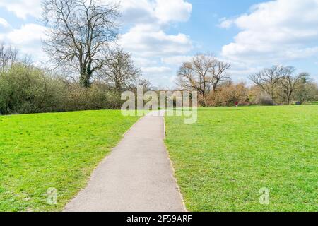 Dollis Valley Greenwalk, a footpath route in London, England, between Moat Mount Nature Reserve in Mill Hill and Hampstead Heath Stock Photo