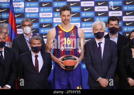 Barcelona, Spain. 25th Mar, 2021. Official presentation of Pau Gasol as a new FC Barcelona Basketball player, in Barcelona on March 25, 2021 Presentacion oficial de Pau Gasol como nuevo jugador del FC Barcelona de Baloncesto, en Barcelona a 25 de marzo de 2021 999/JGS/Cordon Press Credit: CORDON PRESS/Alamy Live News Stock Photo