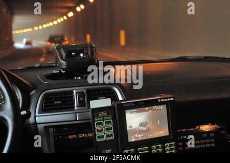 Iyaly, Provida Geschwindigkeitsbegrenzungssystem auf einem Verkehrspolizei-Auto  montiert Stockfotografie - Alamy