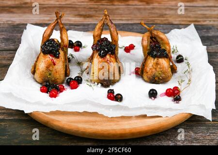 Golden roasted turkey with meat thermometer, close up Stock Photo - Alamy