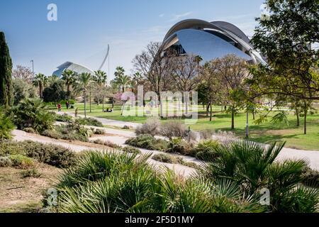 Valencia, Spain: a partial view of the Jardí del Túria (Turia gardens), a public park with cycle ways, footpaths and sports facilities. Stock Photo