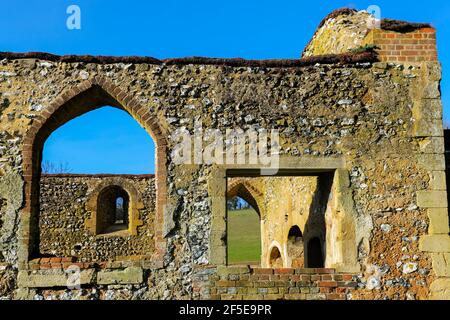 Ruined St James' church, Bix Bottom. Once central to mediaeval Bix Brand village that declined in the 18thC. Bix Bottom, Henley-on-Thames, Oxfordshire Stock Photo