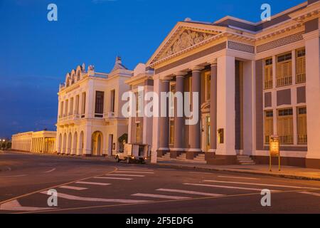 Cuba, Cienfuegos, Parque Martí, Teatro Tomas Terry and Colegio San Lorenzo Stock Photo