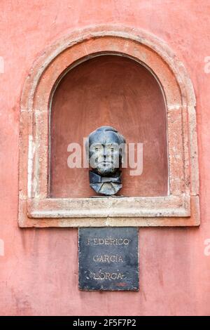 Mexico Mexico City Ciudad de Federal District Distrito DF D.F. CDMX Centro historico historic Center Centre Plaza Juarez public art sculpture head Fed Stock Photo