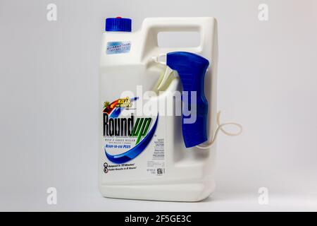 ST. PAUL, MN,USA - MARCH 26, 2021 - Roundup herbicide container and trademark logo. Stock Photo