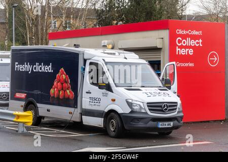 Tesco supermarket Click and Collect groceries facility in England, UK Stock Photo