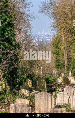 View of central London & St Paul's cathedral from Nunhead cemetery.  The dome of the cathedral is 4 miles away. Stock Photo