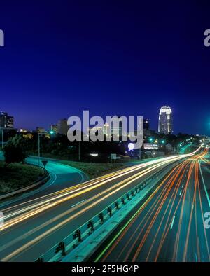 2003 HISTORICAL INTERSTATE 40 BUSINESS LOOP DOWNTOWN SKYLINE WINSTON SALEM NORTH CAROLINA USA Stock Photo