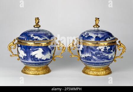 Pair of Lidded Bowls. Mounts attributed to Wolfgang Howzer (Swiss, active 1660 - about 1688) Stock Photo