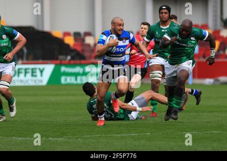 Brentford, England. 27 March 2021. Jonathan Joseph of Bath during the Gallagher Premiership match between London Irish and Bath at Brentford Community Stadium. Credit: Richard Perriman/Alamy Live News Stock Photo