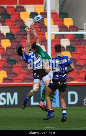 Brentford, England. 27 March 2021. Action during the Gallagher Premiership match between London Irish and Bath at Brentford Community Stadium. Credit: Richard Perriman/Alamy Live News Stock Photo