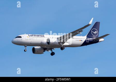Lufthansa Airbus A320 jet airliner plane D-AIJD on finals to land at ...