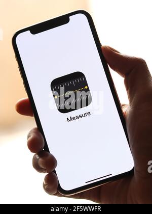 measure smartphone display screens in stock