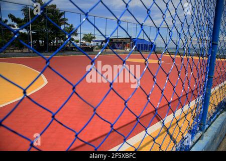 salvador, bahia, brazil janeiro 4, 2021: protection grid made of steel screen is seen in a sports court in the city of Salvador. Stock Photo