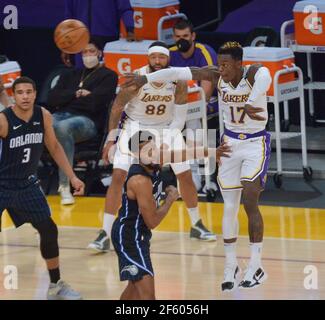 Los Angeles Lakers point guard Kobe Bryant (24) takes a jump