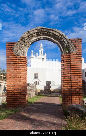 Dominican Republic, Santa Domingo, Colonial zone, Ruinas del Hospital San Nicolas de Bari and Church of La Altagracia Stock Photo